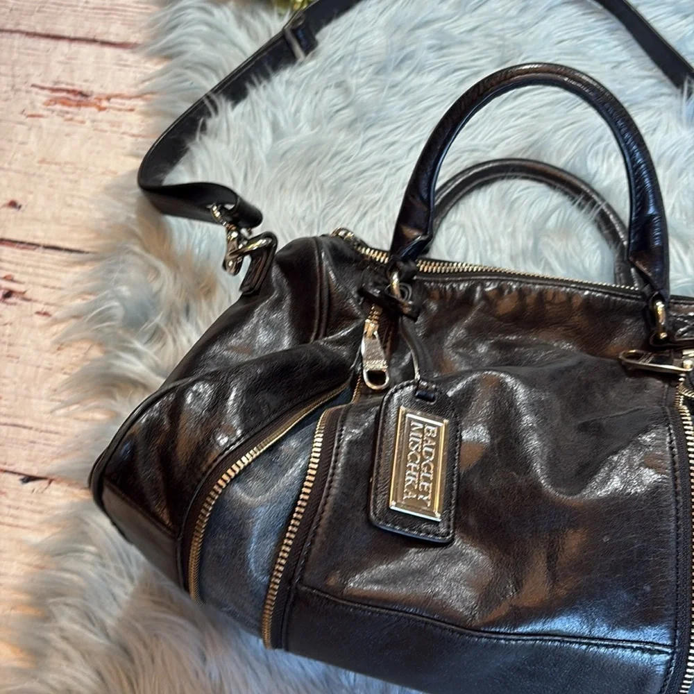 Badgley Mischka Dual Zip Blue Leather Bag